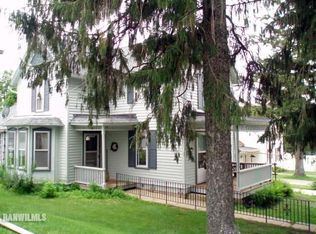 212 S Madison St, Elizabeth, IL 61028