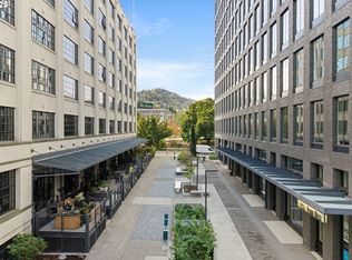 1400 NW Irving St APT 322, Portland, OR 97209