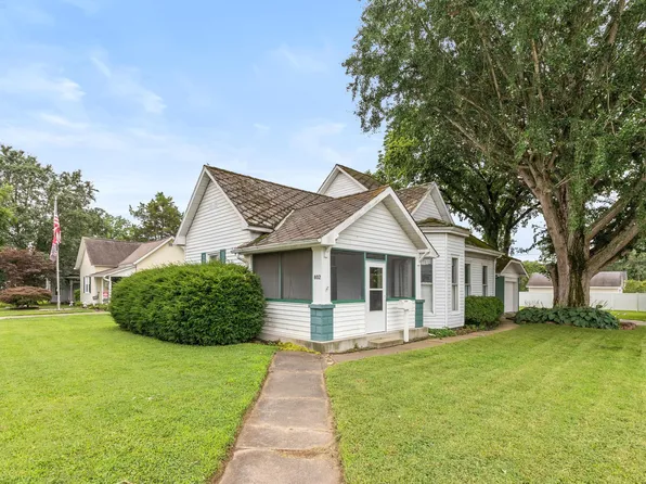 802 S Walnut St, Seymour, IN 47274