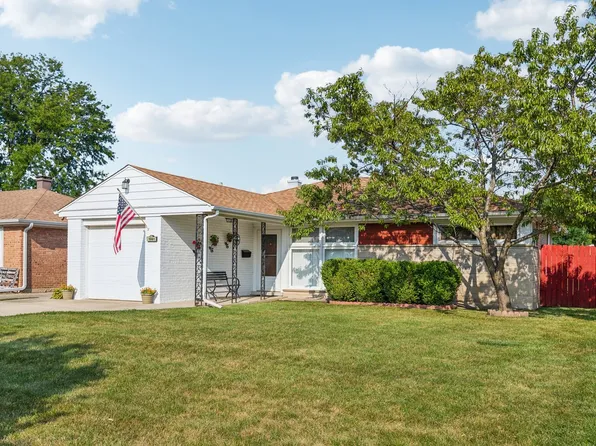 1061 W Grant Dr, Des Plaines, IL 60016