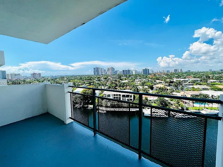 401 Golden Isles Dr #1011 — Photo 10