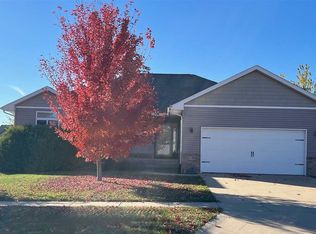 285 Autumn Ct, North Liberty, IA 52317