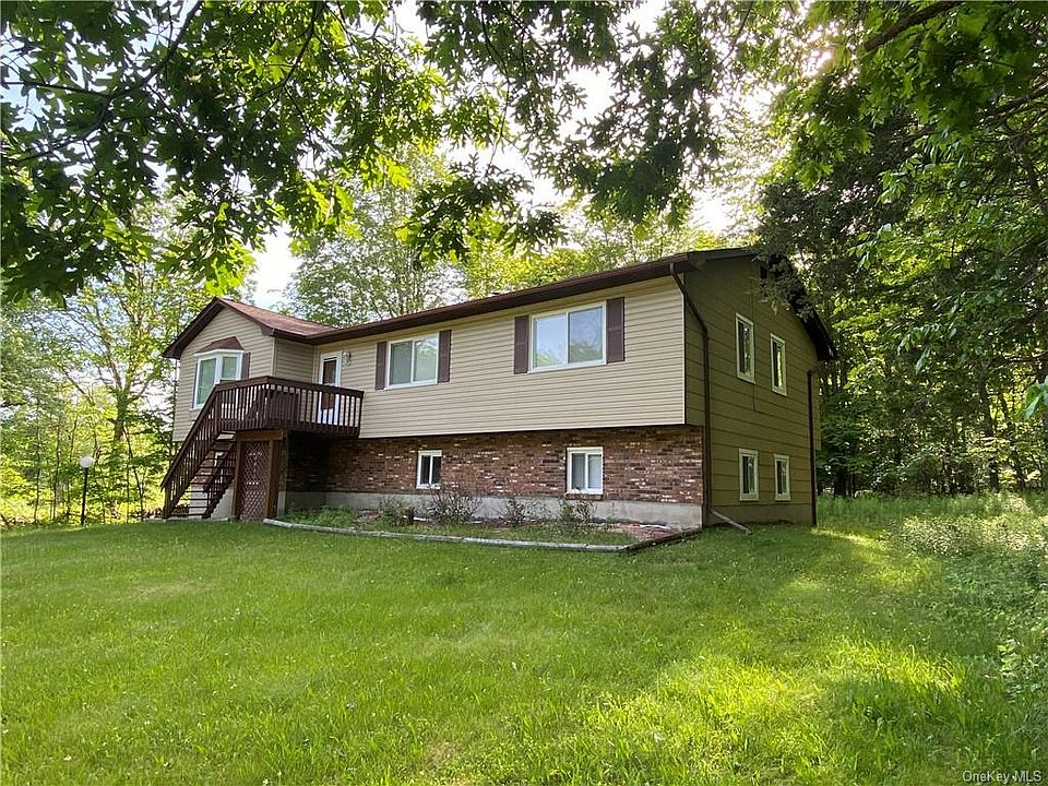 1st image of 21 Wedgewood Ln