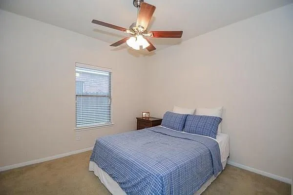 623 W Newport Bnd — Photo 14