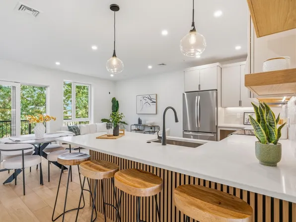 374 Athens St #1, Boston, MA 02127