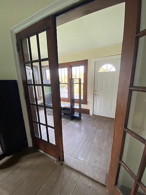 Sunroom Enclosed / Front Entry
