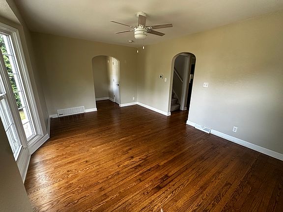 4th image of 1901 S 93rd St