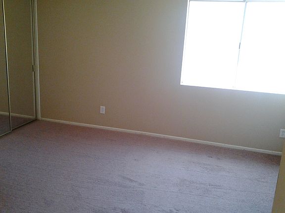 3rd image of 28927 Marilyn Dr