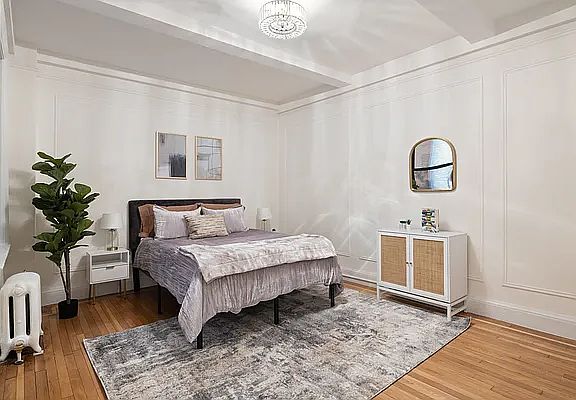 3rd image of 20 W 72nd St APT 503