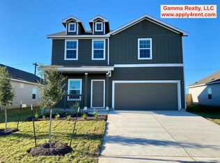 521 Halfmoon Dr, Lockhart, TX 78644