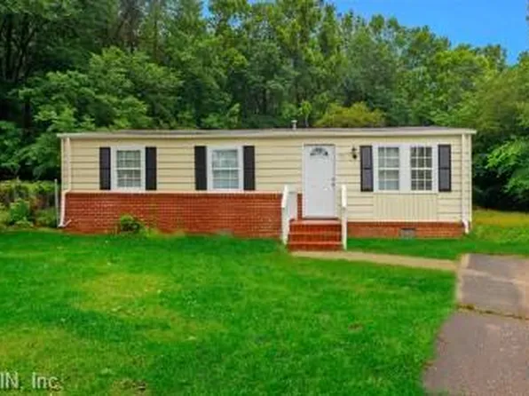 711 Bond Ln, Suffolk, VA 23434