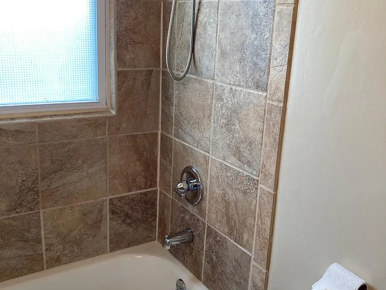 101 E Harwood Ave — Photo 13