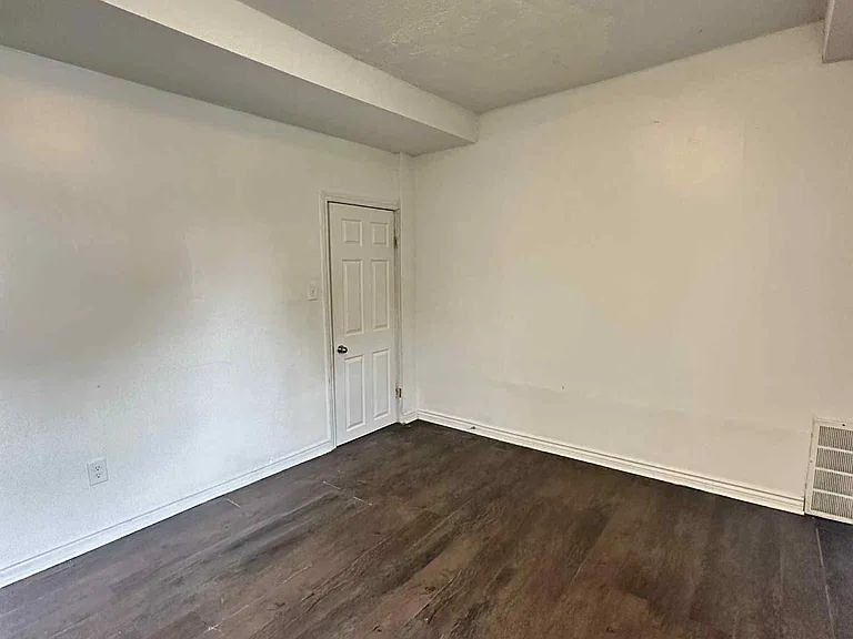 29 Rykert St S #1 — Photo 7