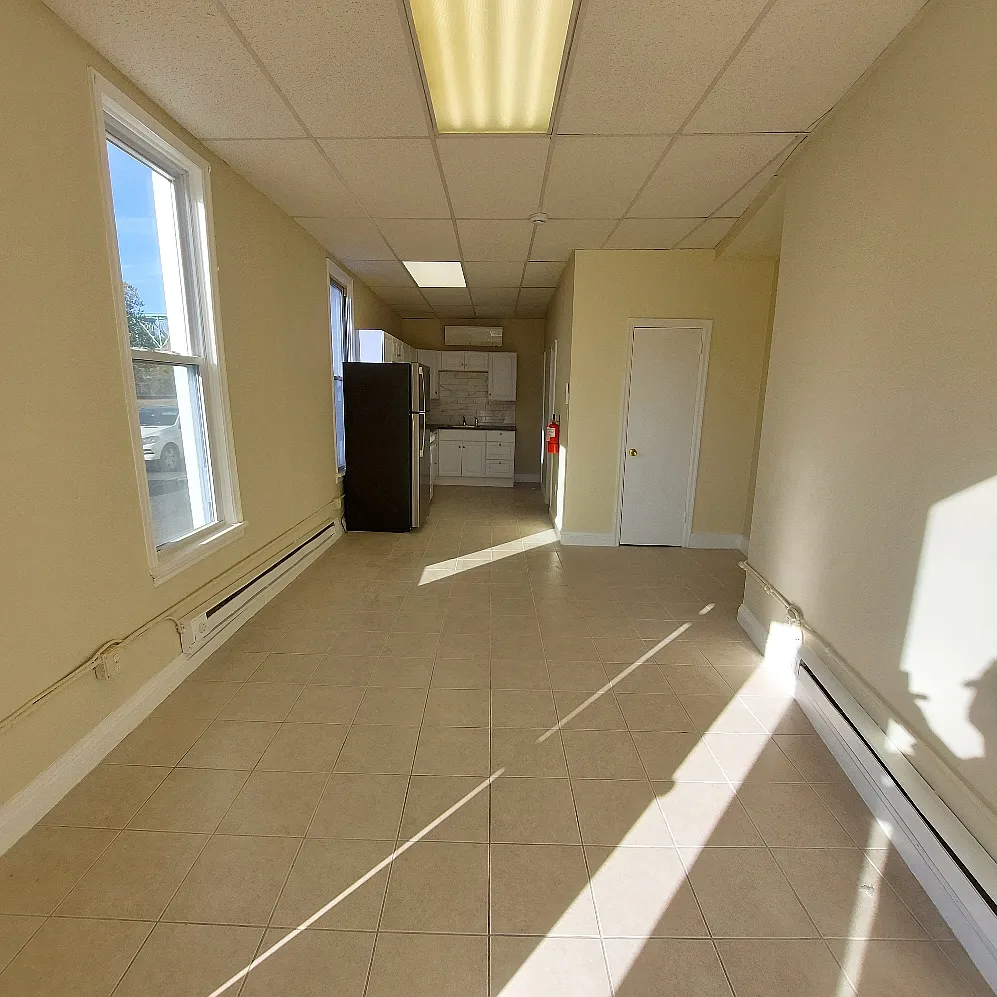 Studio, 500 sqft, $1,250 — Photo 2
