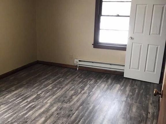 2nd image of 128 1/2 Townsend Ave #A