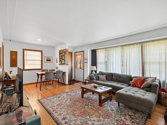 5th image of 5024 Beard Ave S