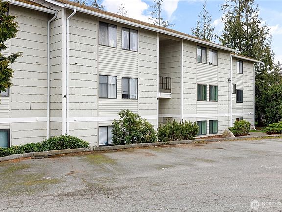 2nd image of 91 SE 11th Avenue #202