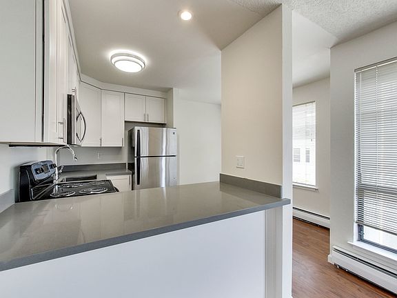 3rd image of 1523 Taylor St APT 5
