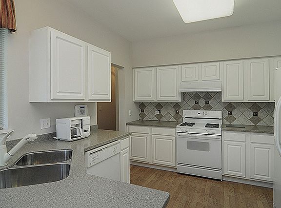 4th image of 30101 Fowler Cir #30101