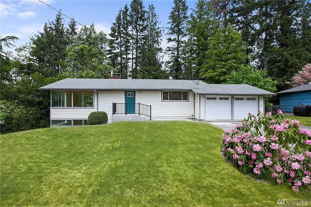 1528 Kitsap Dr photo 1