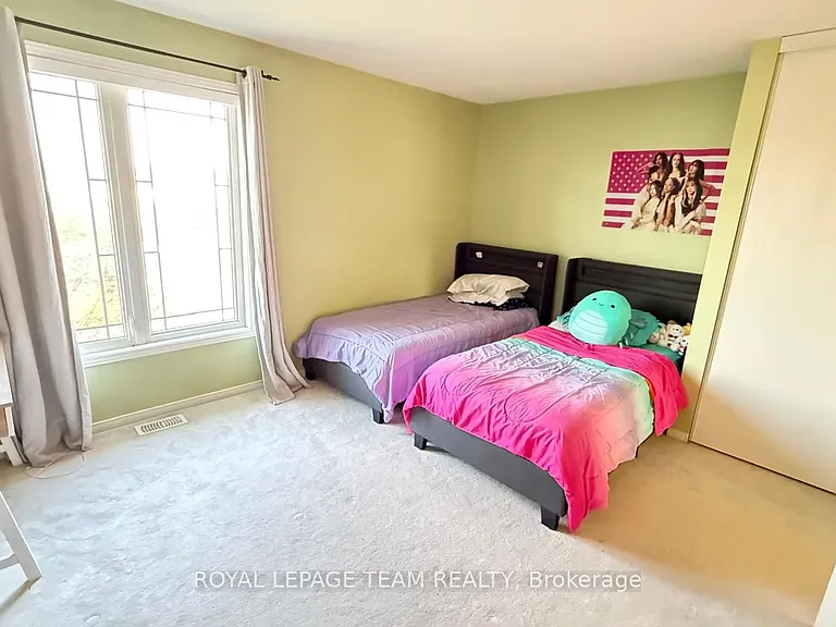 390 Crownridge Dr — Photo 17