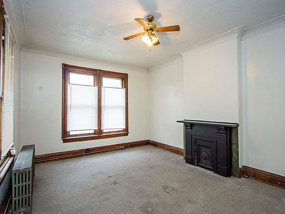3rd image of 430 Crestline Ave