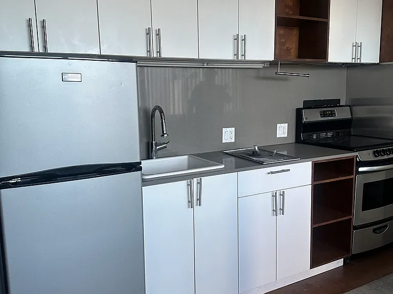 Apt 405 Kitchen