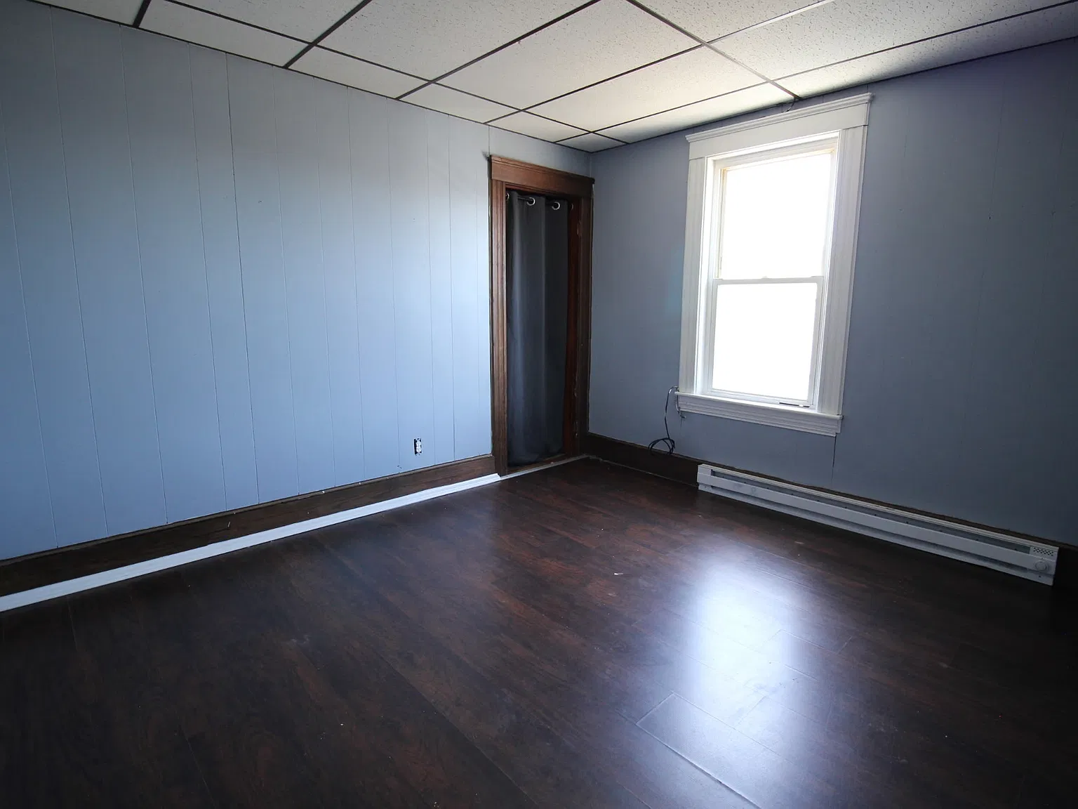 3 bed, 1300 sqft, $1,900 — Photo 1