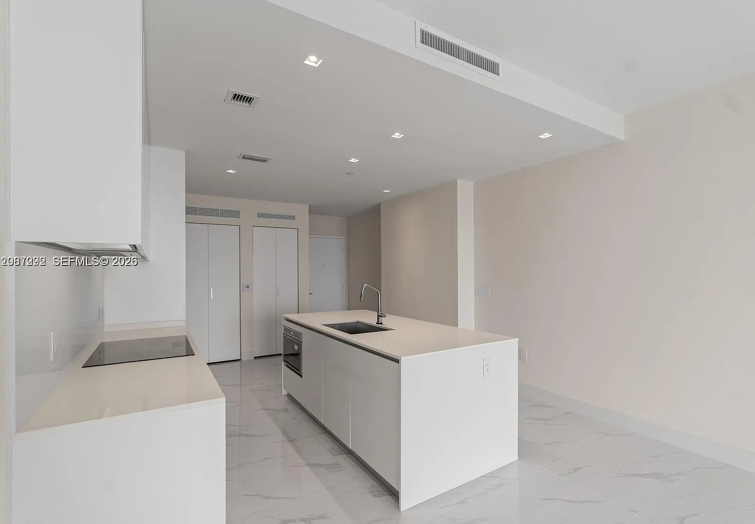 1 bed, 2.0 bath, 1088 sqft, $6,000 — Photo 3