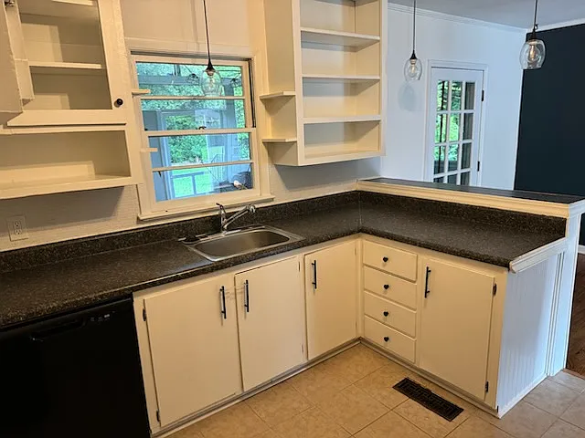 320 Cessna Ave — Photo 5