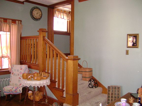 2nd image of 1124 W 5th St