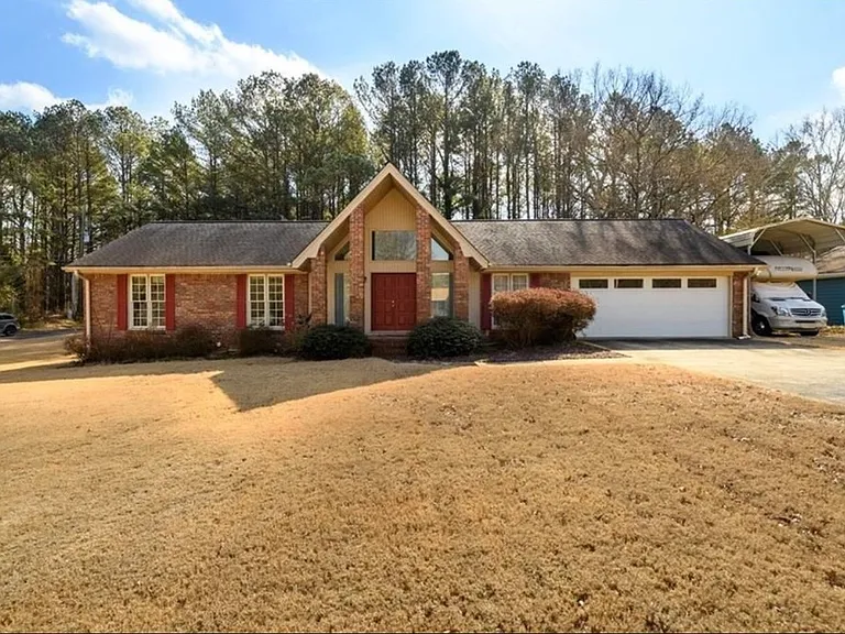 4304 Riverside Dr — Photo 1