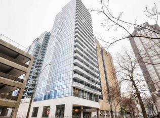 210 Simcoe St #1511, Toronto, ON M5T 0A9