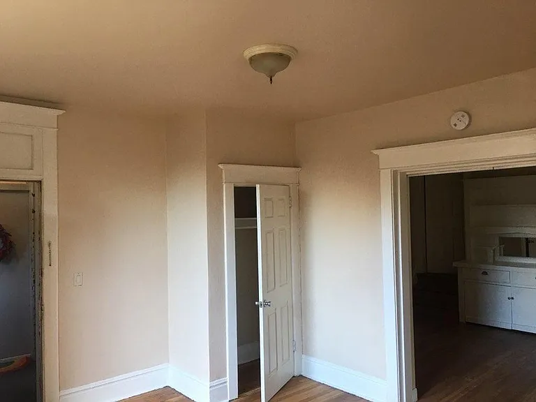 1527 Belmont Ave — Photo 7
