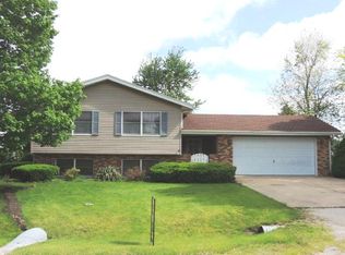 310 E Ririe Pl, Flanagan, IL 61740