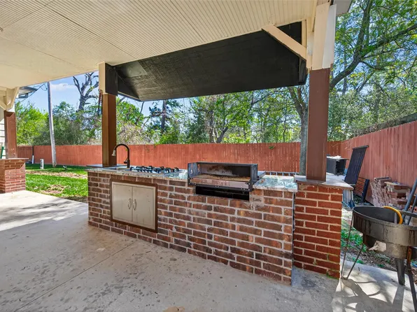 17503 Deer Creek Dr, Spring, TX 77379