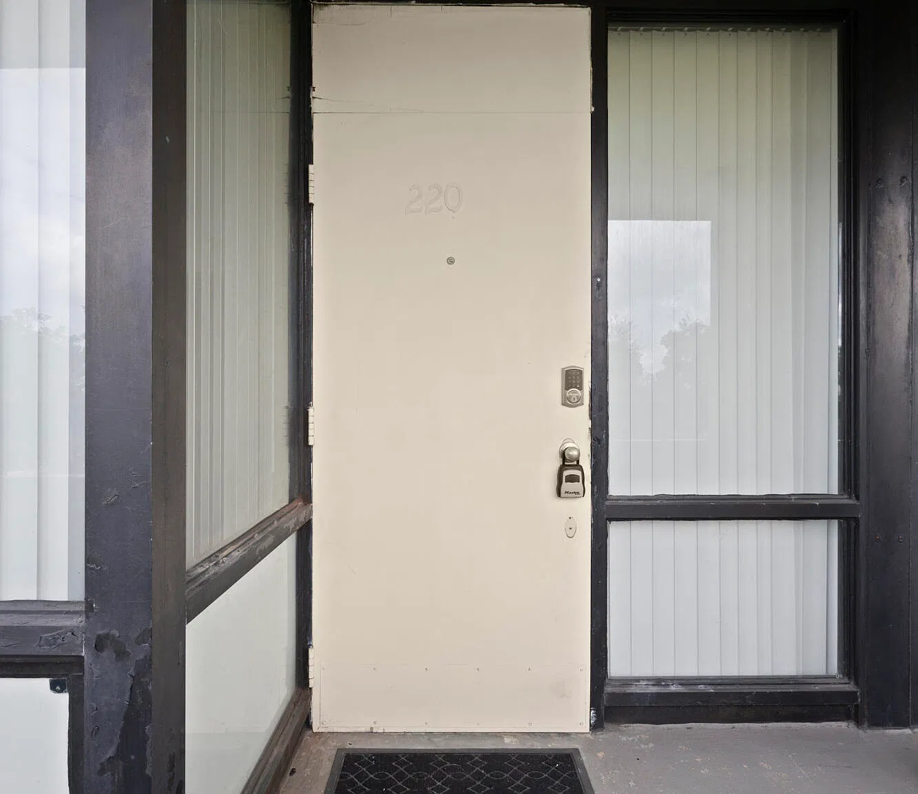 2 bed, 2.5 bath, 1281 sqft, $2,200 — Photo 3
