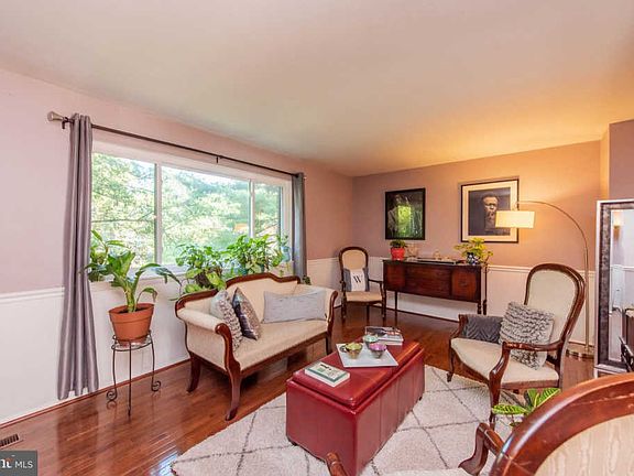 3rd image of 7315 Kerry Hill Ct