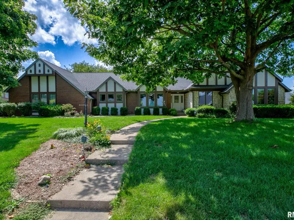 301 N Knollaire Dr, Metamora, IL 61548