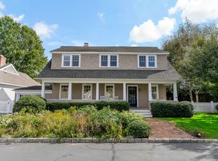 8 Park Ln, Norwalk, CT 06854