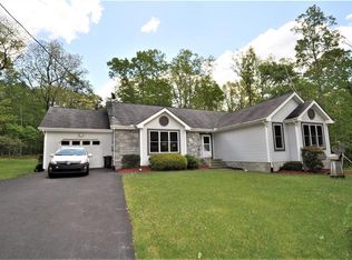 2374 Beartown Rd, Canadensis, PA 18325