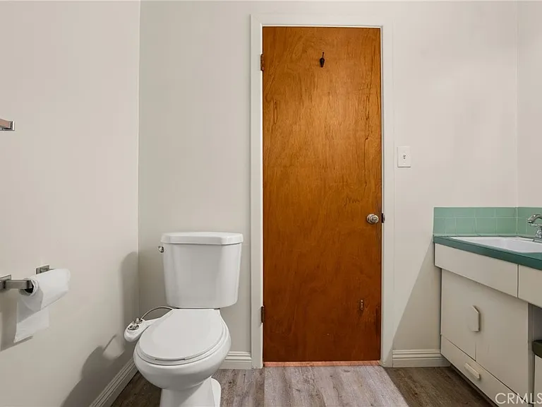 1335 Campus Ave — Photo 16