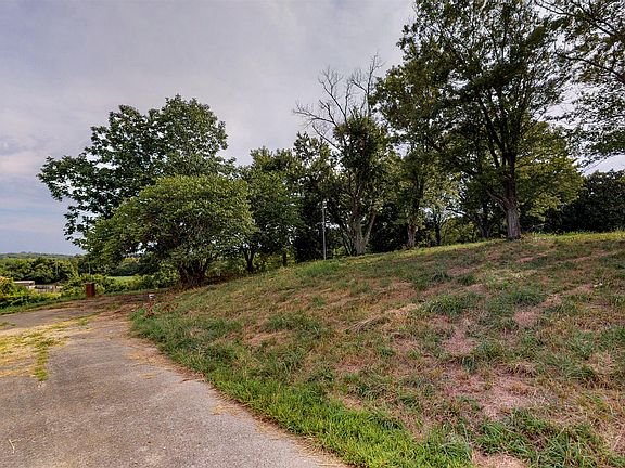 5th image of 4000 Brick Church Pike