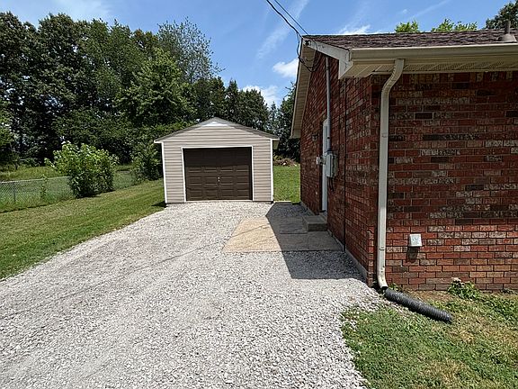 2nd image of 2227 Stokes Rd