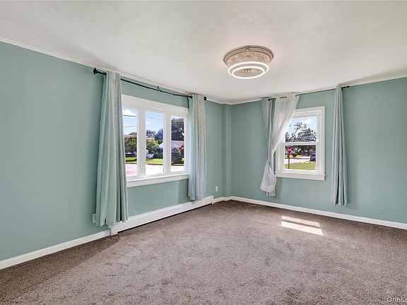 4th image of 72 Peckham Avenue