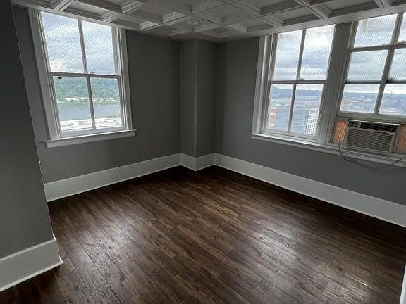 2nd image of 910 4th Ave Suite 1403