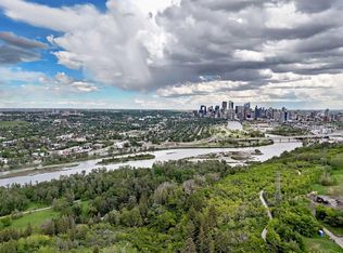 516 W Cedar Cres SW #201, Calgary, AB T3C 2Y8