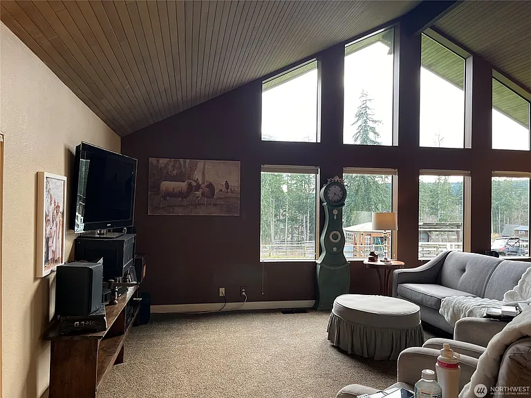 615 Arrowhead Rd — Photo 7