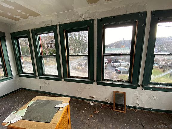 5th image of 4410 Crawford Ave