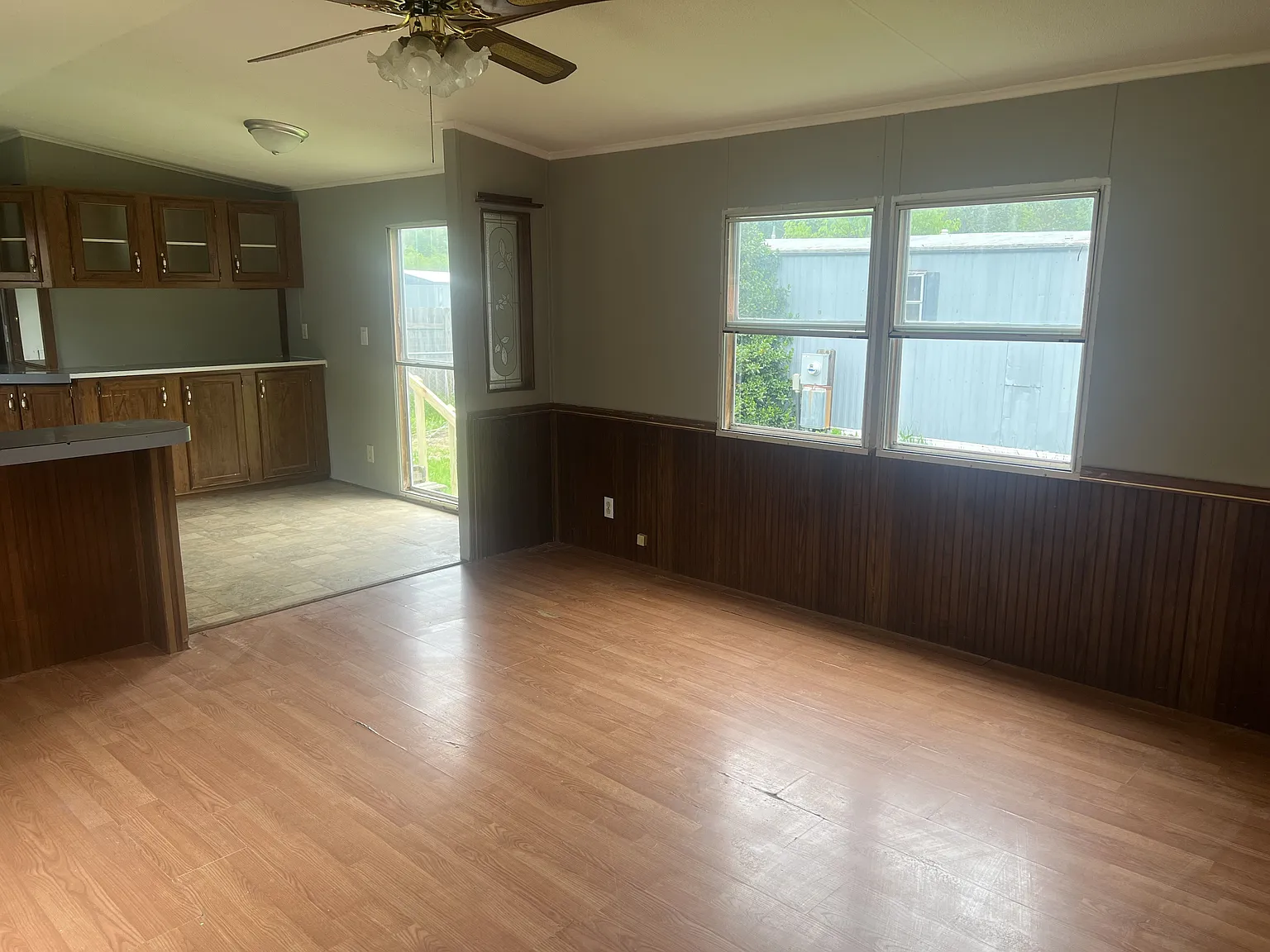 3 bed, $895 — Photo 4